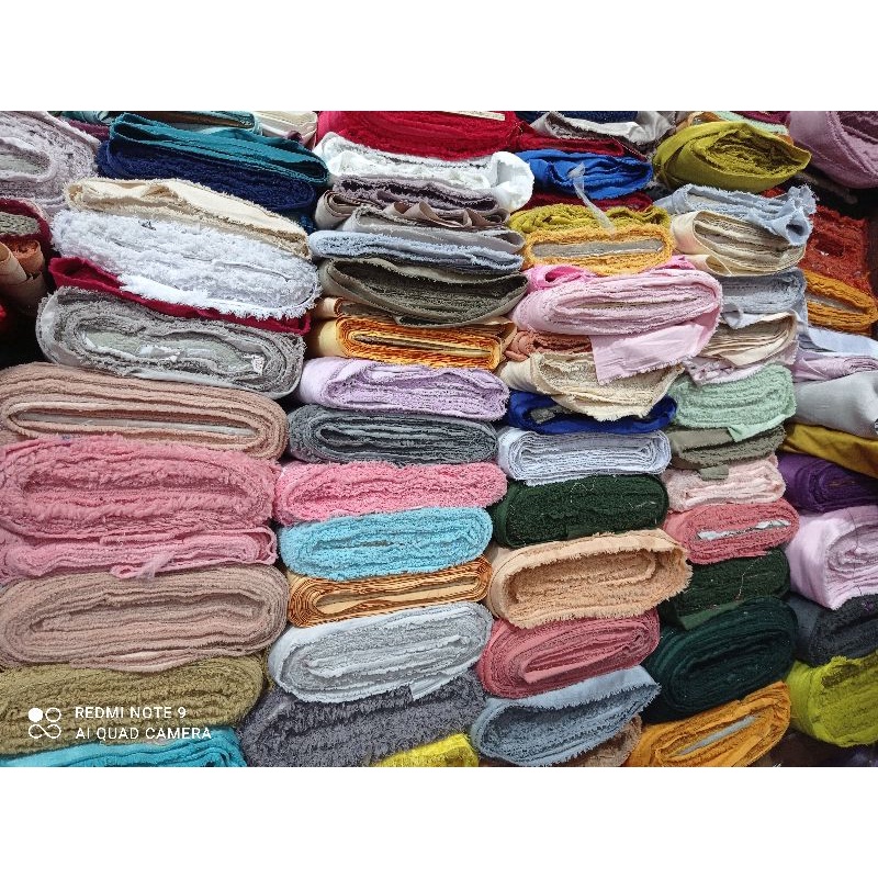 KAIN VELVET (HARGA PER SETENGAH METER)