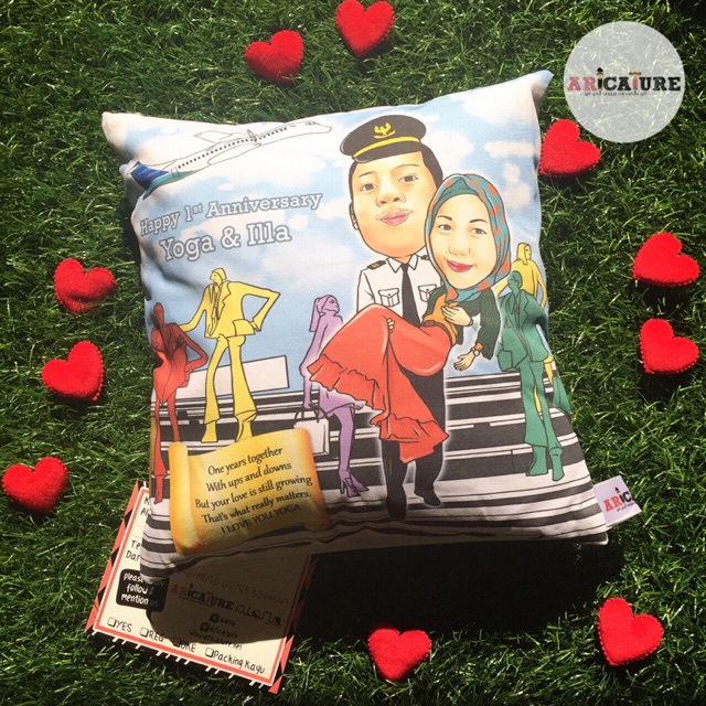 

BANTAL PILLOW CUSHION BONEKA KARIKATUR CARICATURE ILUSTRASI KARTUN GAMBAR FOTO KADO HADIAH UNIK LUCU