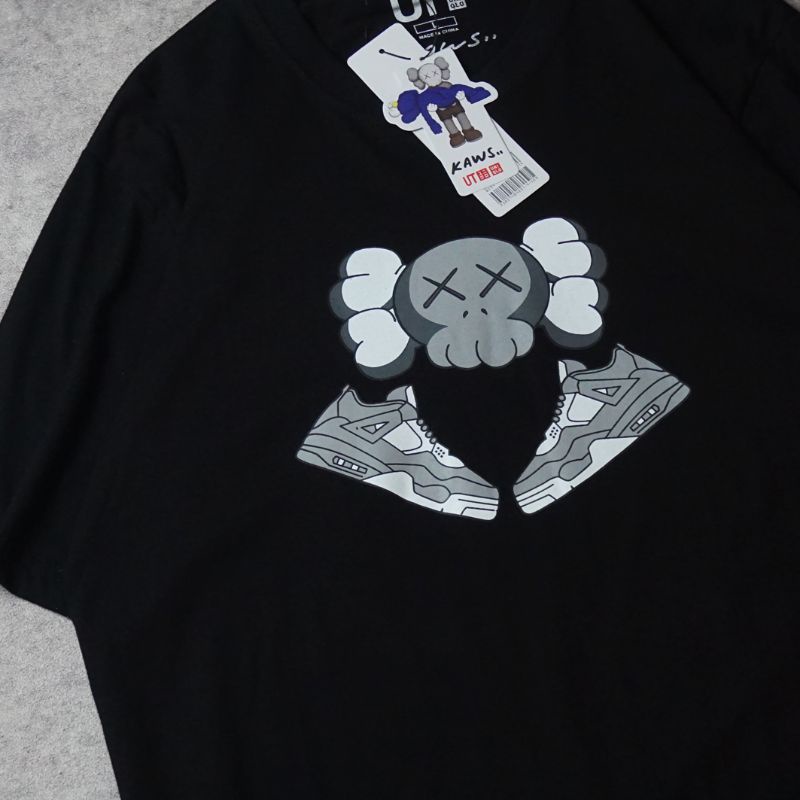 KAOS UNIQLO KAWS - BAJU T SHIRT UNIQLO X KAWS AUTHENTHIC-KAWS SHOES