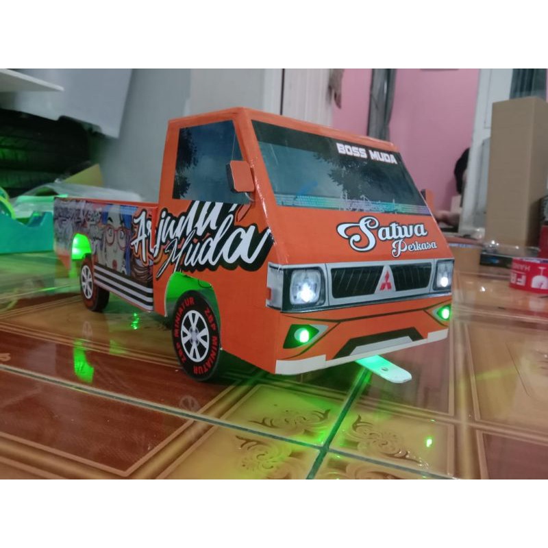 Miniatur l300 jumbo p 42 cm oleng belok