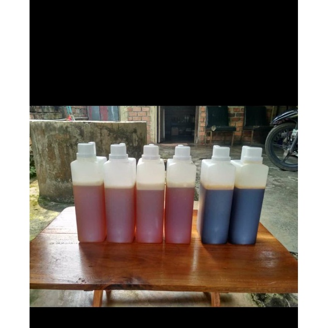 

madu asli madu hitam dan manis ( tidak beku di frizzer )