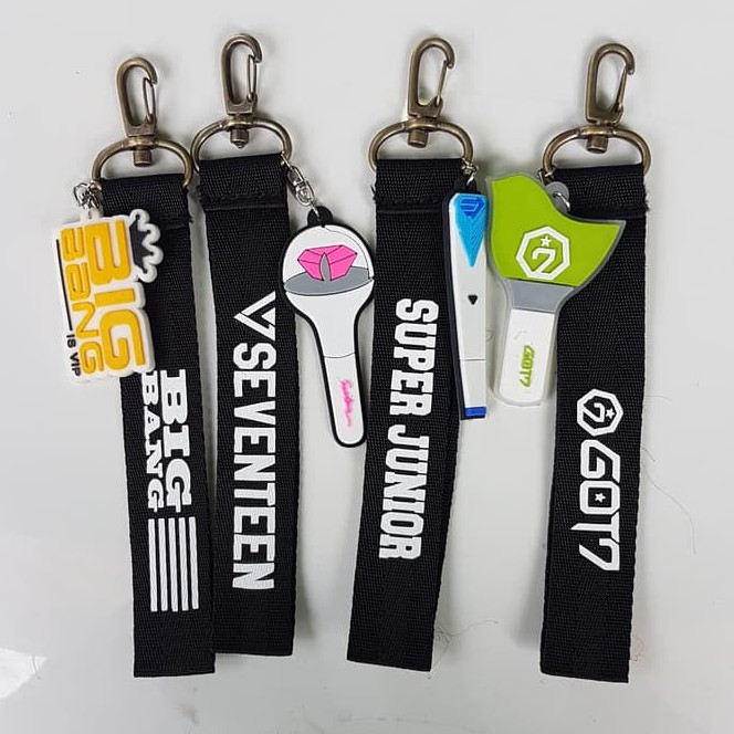 SUPER JUNIOR SEVENTEEN BIGBANG GOT 7 EXO BTS BLACKPINK TWICE WANNA ONE LANYARD KEYRING KEYCHAIN KPOP