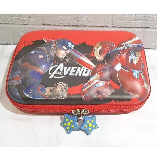 

Tempat Pensil Ala SMIGGLE timbul AVENGERS