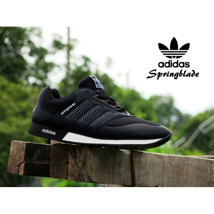 Sale Sepatu Sport Adidas Springblade Hitam Putih / casual pria Wanita