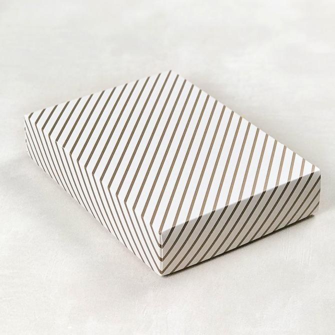 

[COD] Golden Stripe Notebook Box [COD]