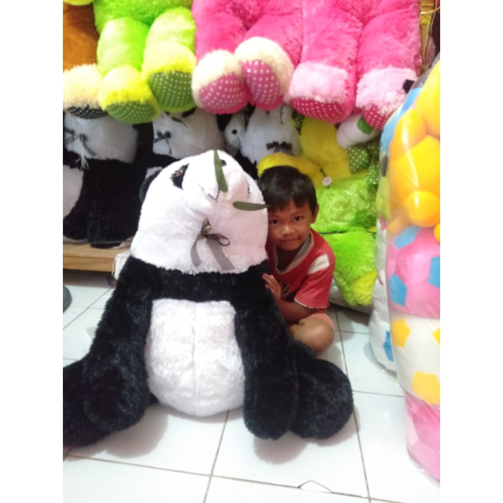 Boneka panda rumput jumbo duduk