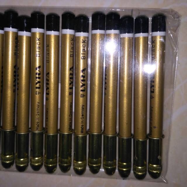 

lyra pencil hitam