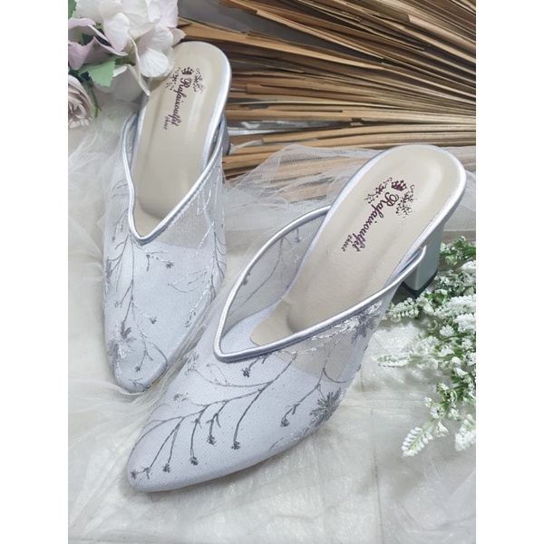 sepatu v johana bunga silver tinggi 7cm hak tahu