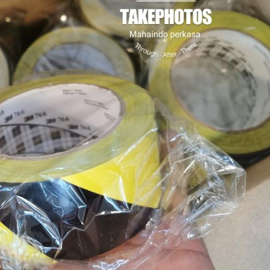 

☊ Lakban lantai 3M 766 yellow/black - Floor marking tape police line ori ♠