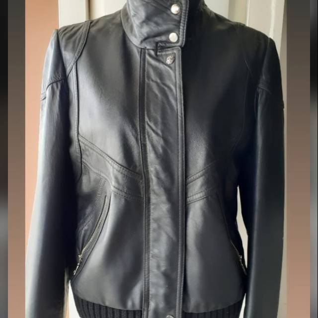 Jeket Kulit Wanita
