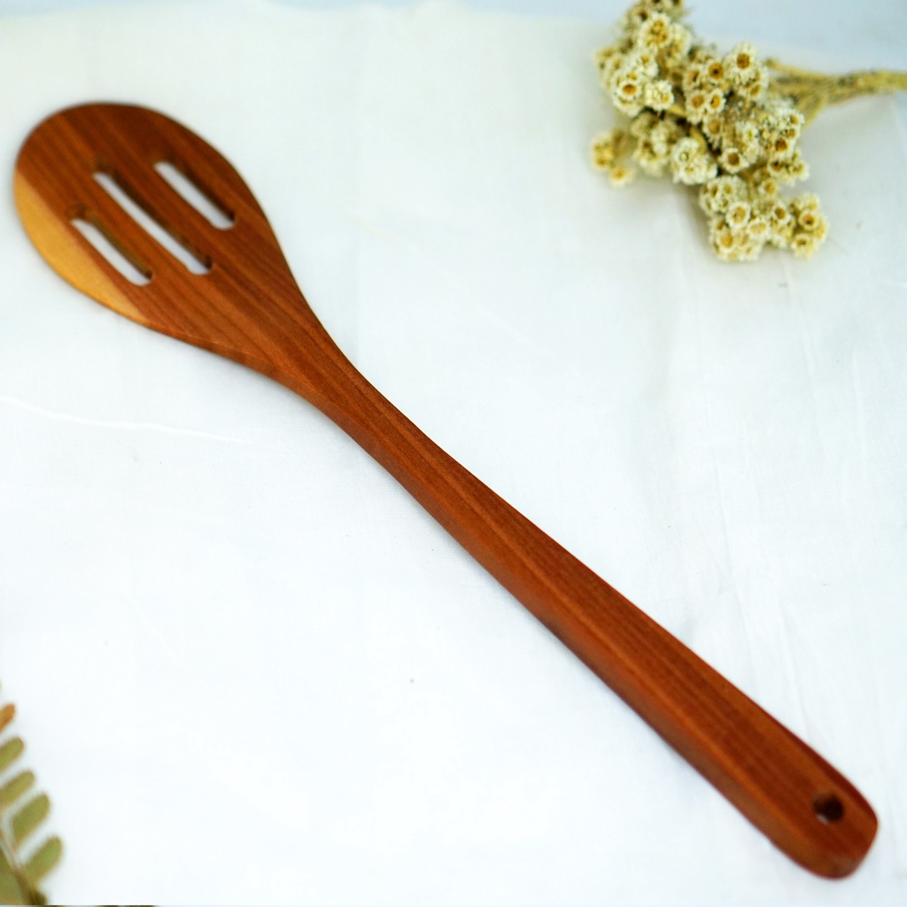 Alat Masak Korea Spatula Kayu Lubang Tiga Kado Unik