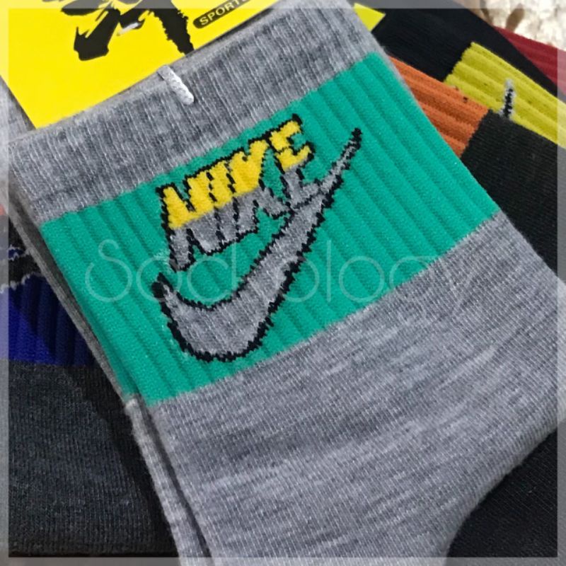 (Min 3pcs @8.000) Kaos kaki sport tebal 3/4 branded socks