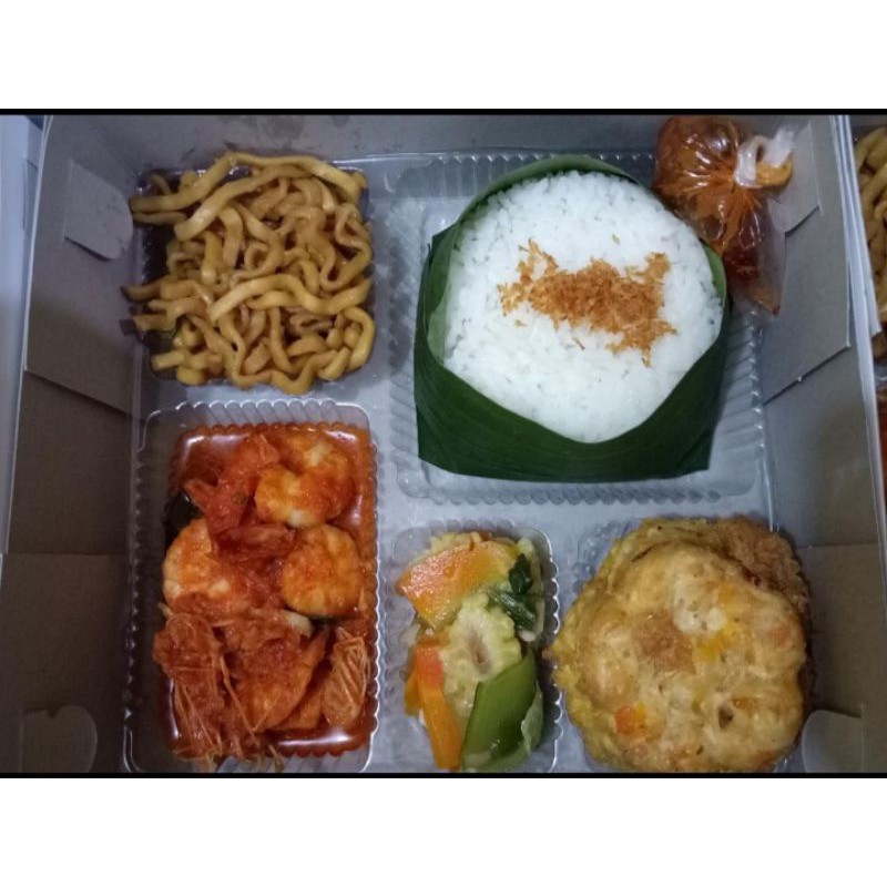 

Paket Nasi bok|nasi kotak |nasi campur udang balado