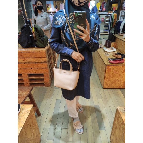 READY, TAS SLING BAG CEWEK GRANDE ORI HUSH PUPPIES, SALEE