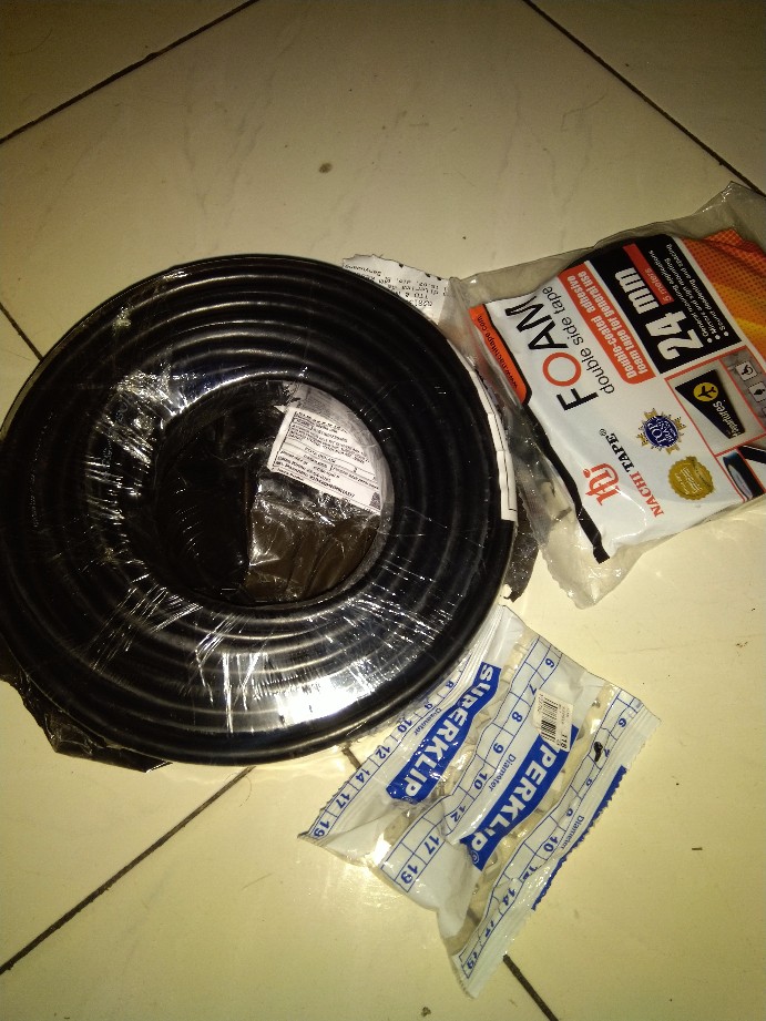 Double Tape Foam Lebar (2,4cm) 24mmx5m Isolasi Bolak Balik Spon Perekat Lampu Led Strip Lengket