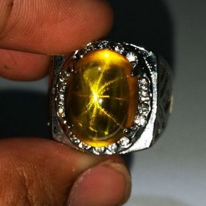 Yellow Star Sapphire High Qualty