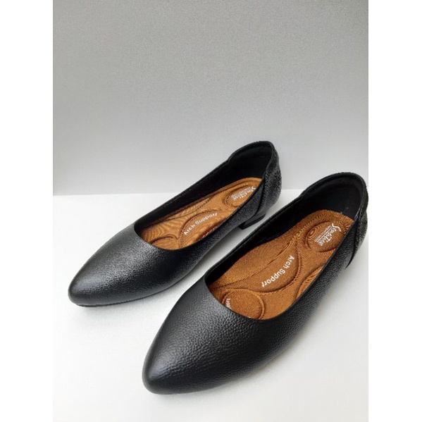 Sepatu Hitam Flat Shoes Merk Sensitive Ukuran 37