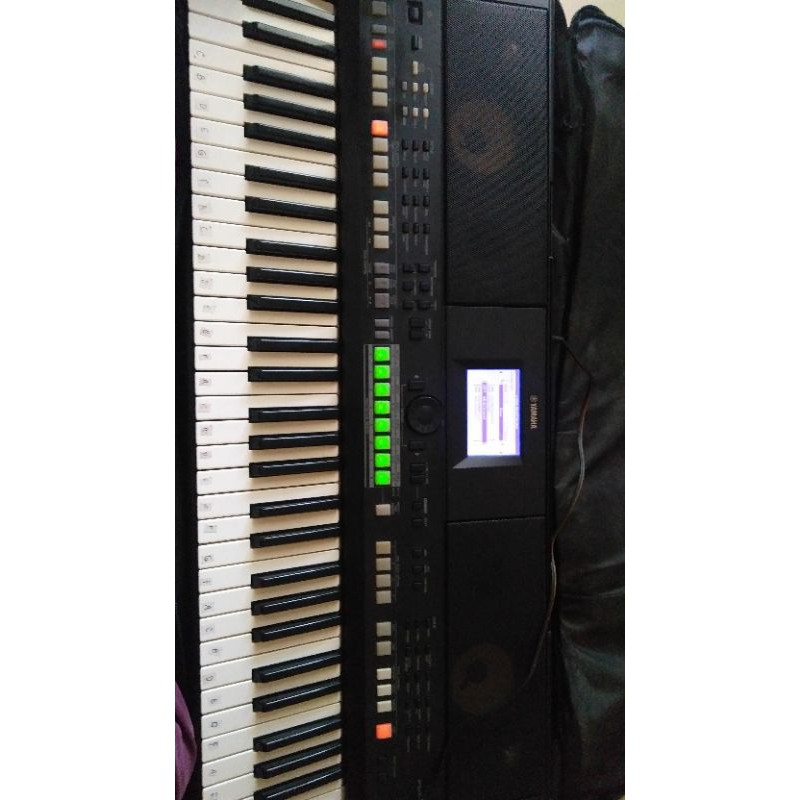 Keyboard Yamaha Psr-s 650 TERAWAT TERPERCAYA