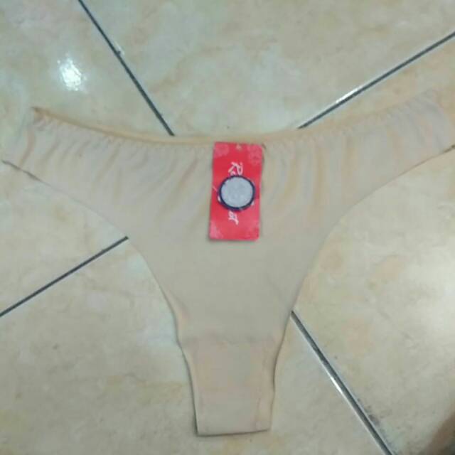 G- string celana dalam wanita