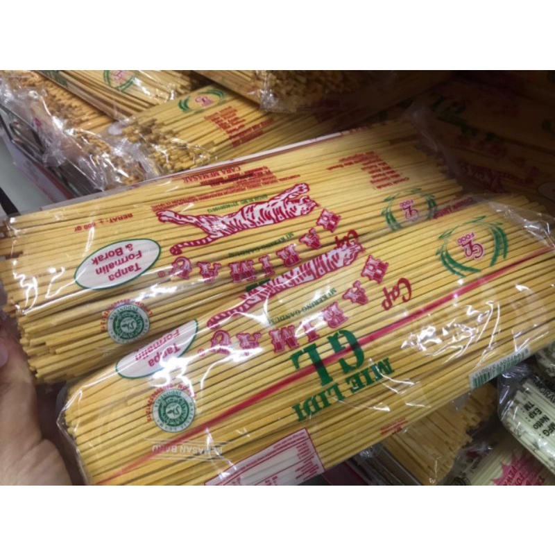 

MIE LIDI/MIE GOMAK KUNING/PUTIH BERAT 500GRAM