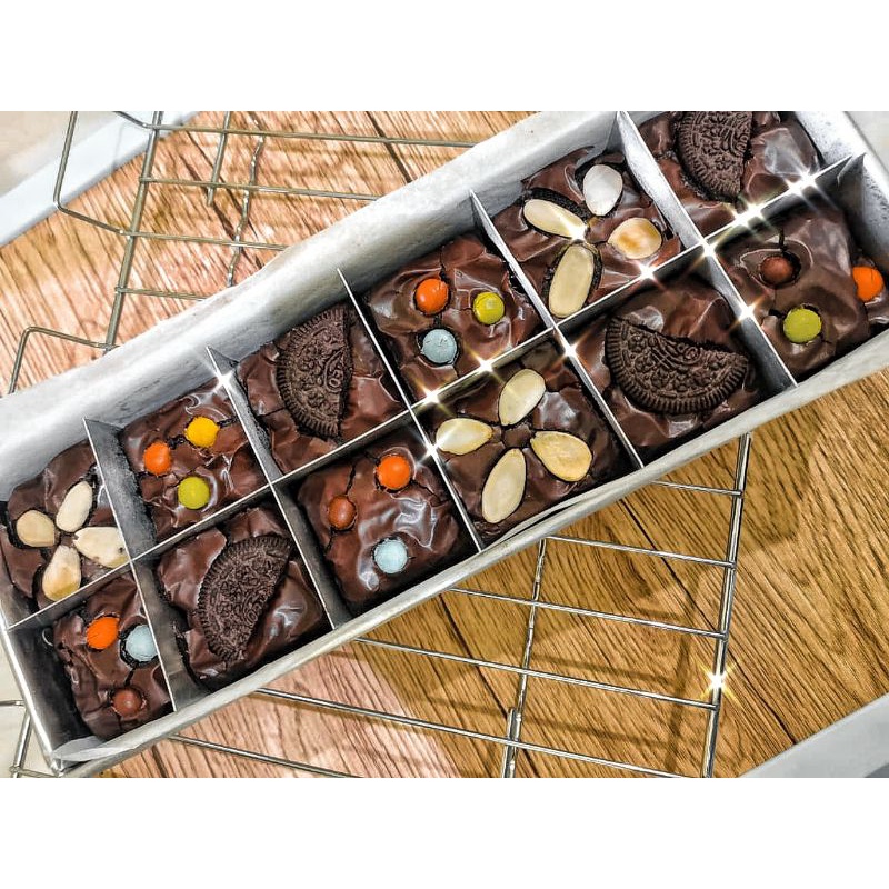 

Brownies sekat|fudgy brownies panggang 30x10 by Republik