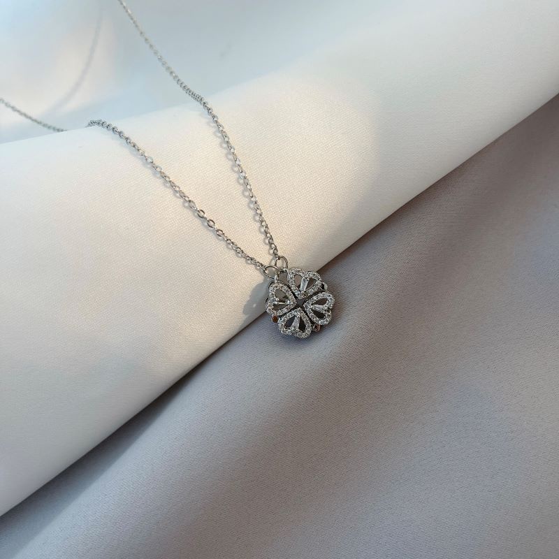 Kalung Rantai Dengan Liontin Daun Clover Hias Batu Zircon Gaya Korea Untuk Wanita