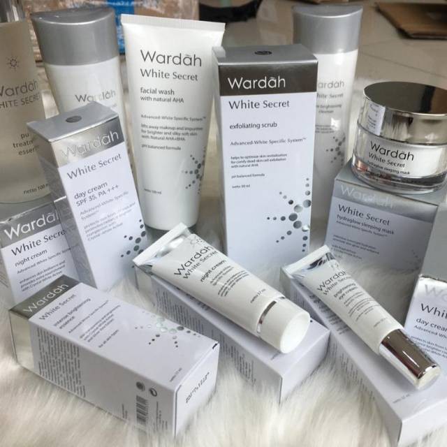 

MW STORE!! WARDAH WHITE SECRET SERIES dibaca deskripsinya yaaaaa