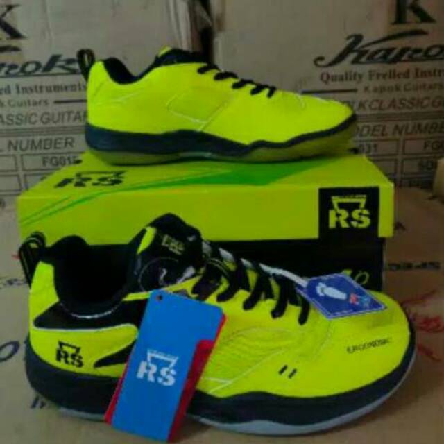 SEPATU BADMINTON RS SUPER SERIES 618 - 619