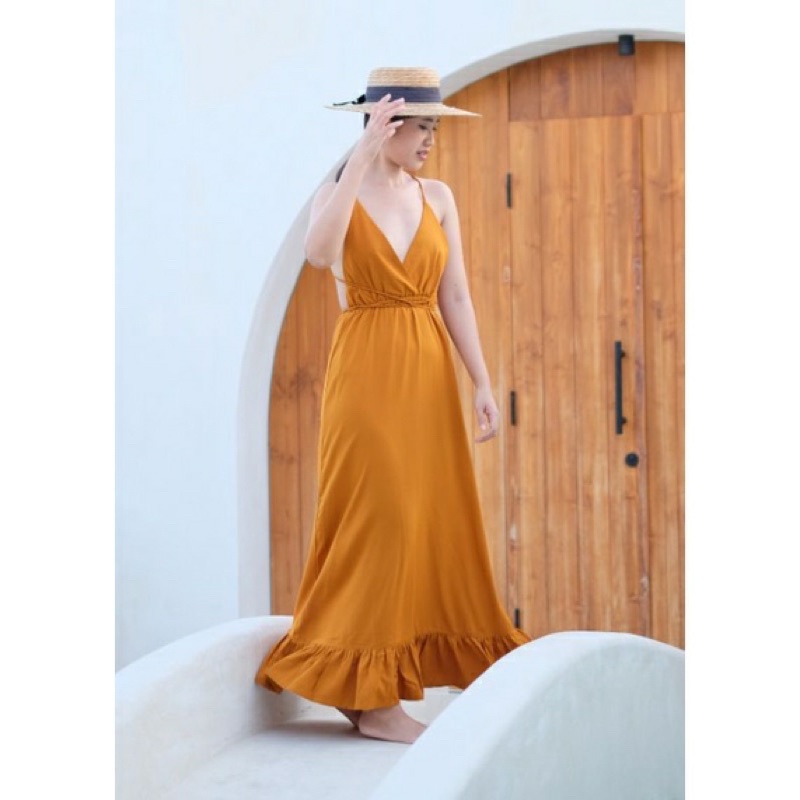 long dress putih import.longdress putih sabrina , dres sexy putih ,dress putih pantai , dress sexy belakang tali putih  . dress import , outer sifon import putih , cardingan panjang putih,long dress backless