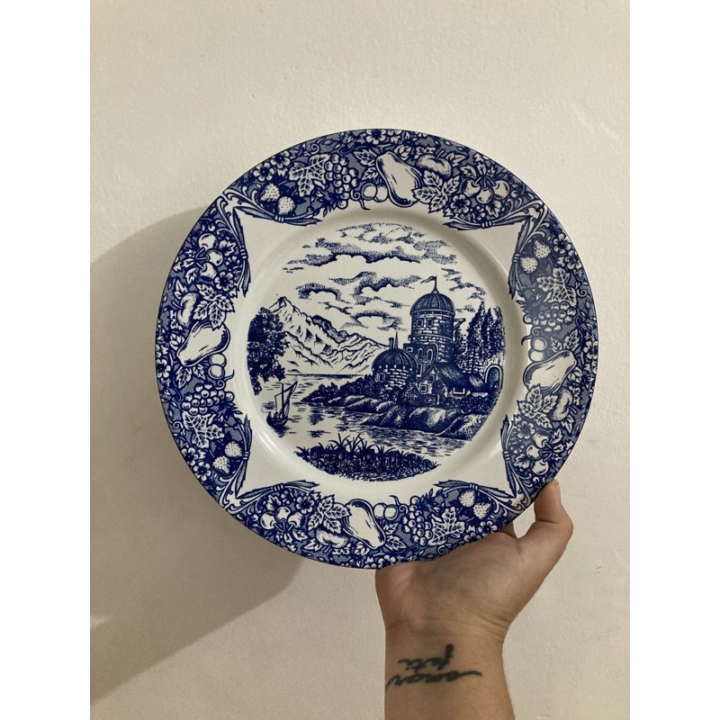 piring keramik biru putih // jadul // piring gemes