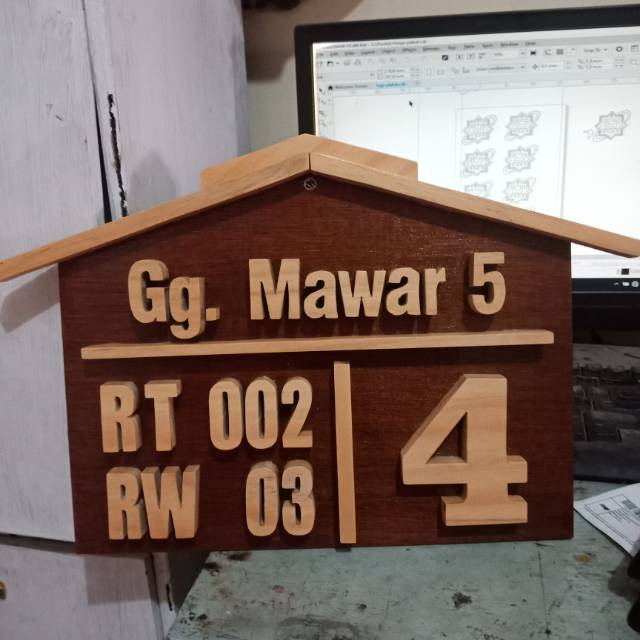 Nomor rumah alamat lengkap kayu pinus