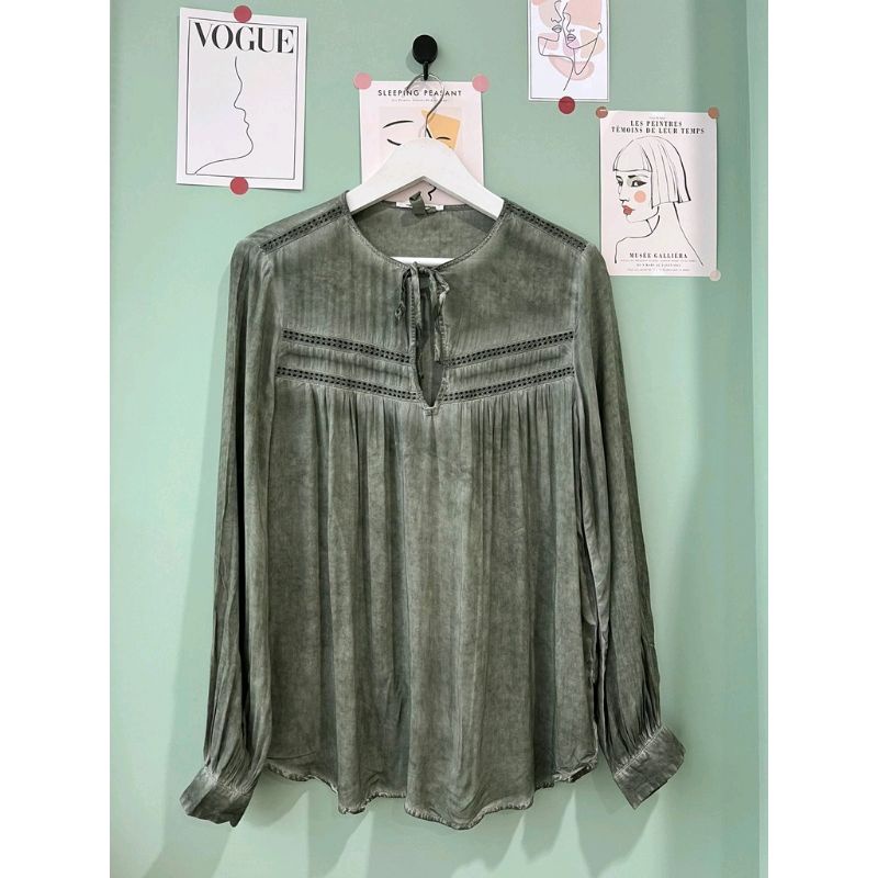 soft longsleeeved blouse