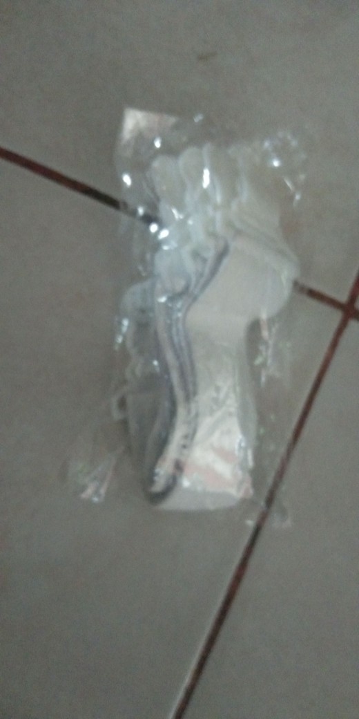 Pengait (penjepit) Sprei Karet Isi 4 Pcs.