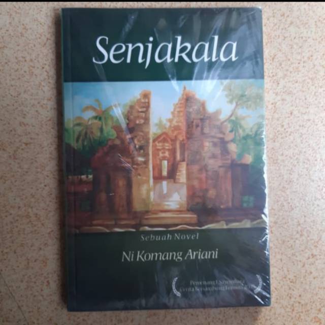 Buku Novel Senjakala - Ni Komang Ariani