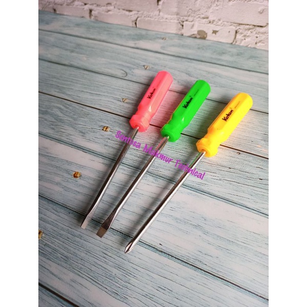 KOKON 6&quot; Obeng Magnet Warna Gagang Plastik PVC Minus -