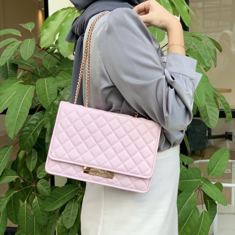 C Jessly Quilted Slingbag