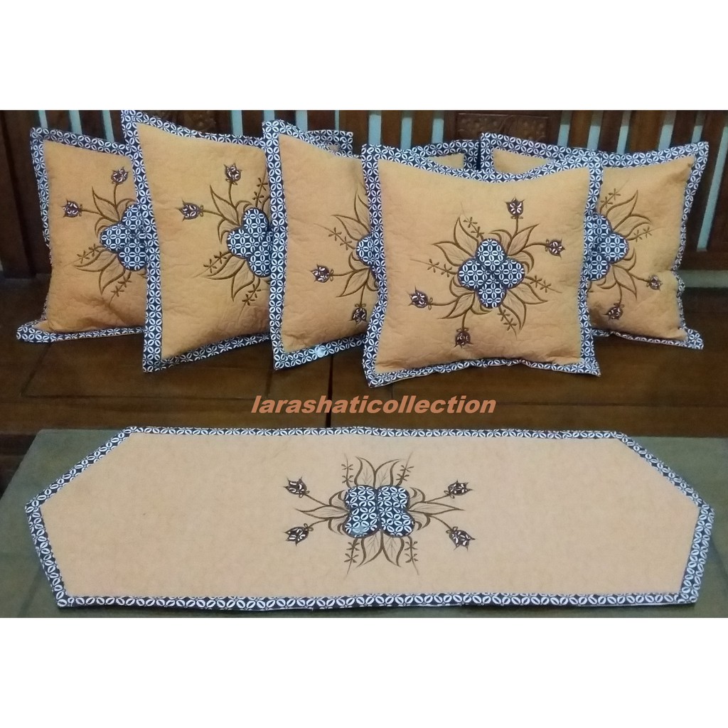 Taplak Batik Meja Tamu dan Sarung Bantal Sofa Motif Batik Coklat