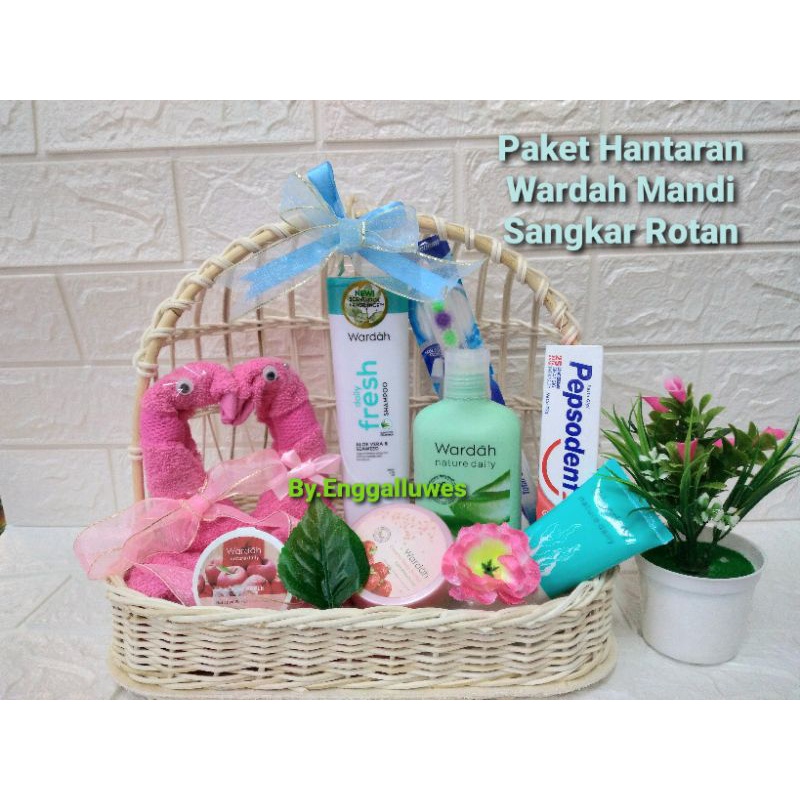PAKET HANTARAN//SESERAHAN WARDAH MANDI SANGKAR ROTAN( handuk hias Bunga)