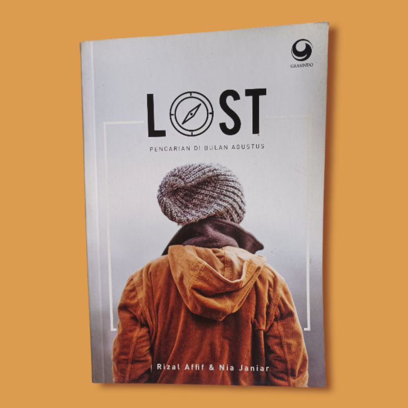 LOST "Pencarian di Bulan Agustus" (NOVEL PRELOVED/BEKAS)