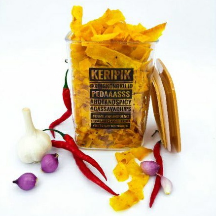 

KERIPIK SINGKONG PEDAS @xingkongku.id 900 GRAM