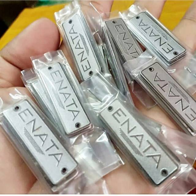 

Cetak label hijab plat Bron sliver