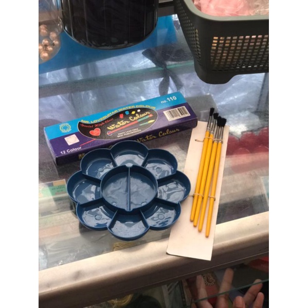 

1 set paket melukis