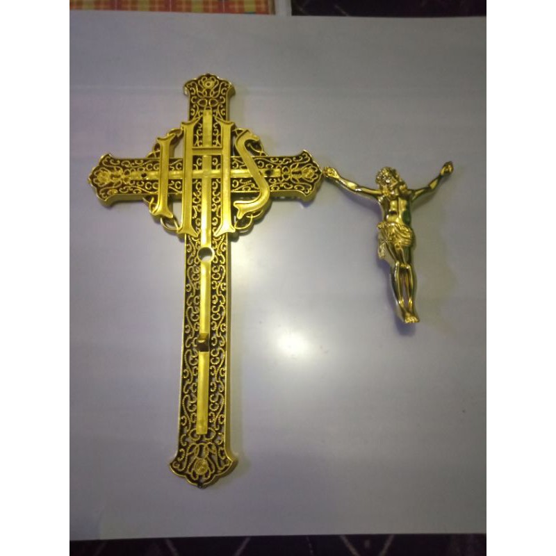 hiasan aksesoris peti mati jenazah salib Yesus