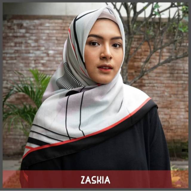 VOAL HIJAB / HIJAB SEGIEMPAT / MOTIF Zaskia VOAL PRINTED By ZANEVA HIJAB