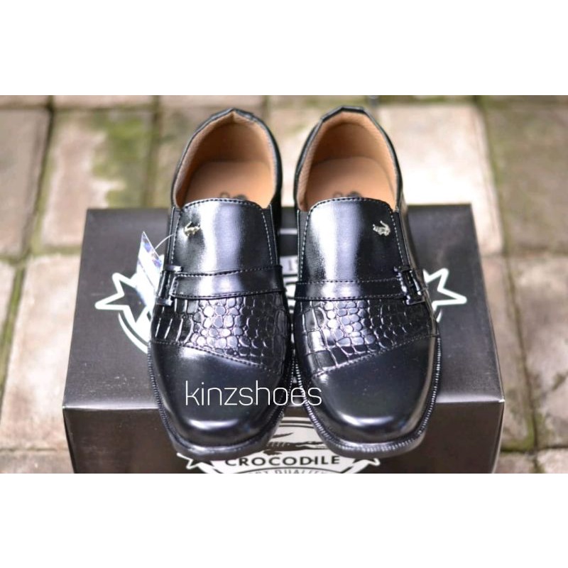 sepatu pantofel pria slip on kerja kantor formal crocodile swedian leather