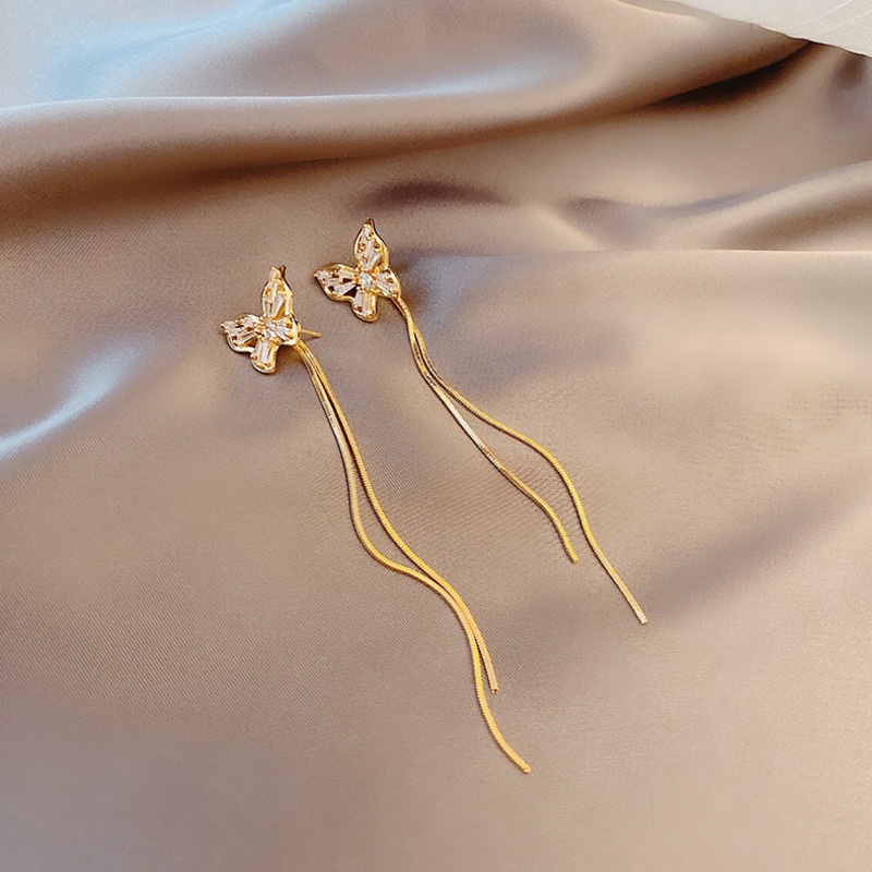 Anting Giwang Panjang Model Kupu-Kupu Gaya Korea Dengan Rumbai Kristal Untuk Wanita