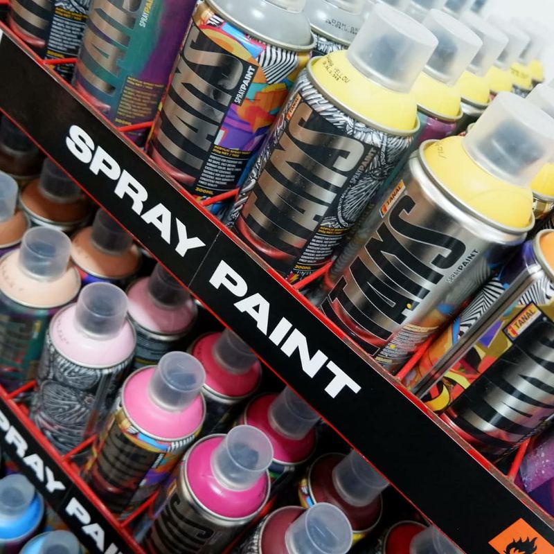 titans spray paint cet semprot titans