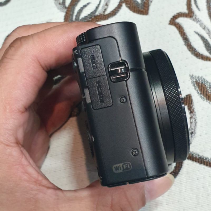 SONY RX100V Mark V - Mint Condition