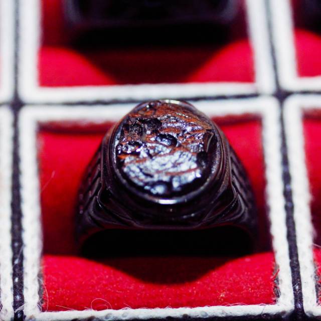 Cincin Batu Satam