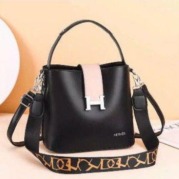 Tas selempang import branded fashion wanita lupy 1030